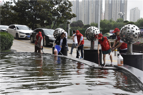 乐鱼中国官方网站-乐鱼leyu(中国)
联合商务区社区开展“清洁家园 美化社区”       主题志愿服务活动